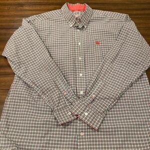 Cinch - button up black and red plaid size Large Men's shirt